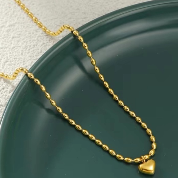 Gold Heart Pendant Necklace - Picture 5 of 5